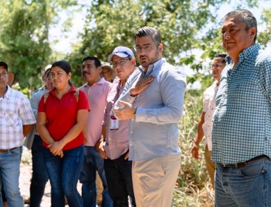 Daniel Cortina cumple un compromiso más con las comunidades