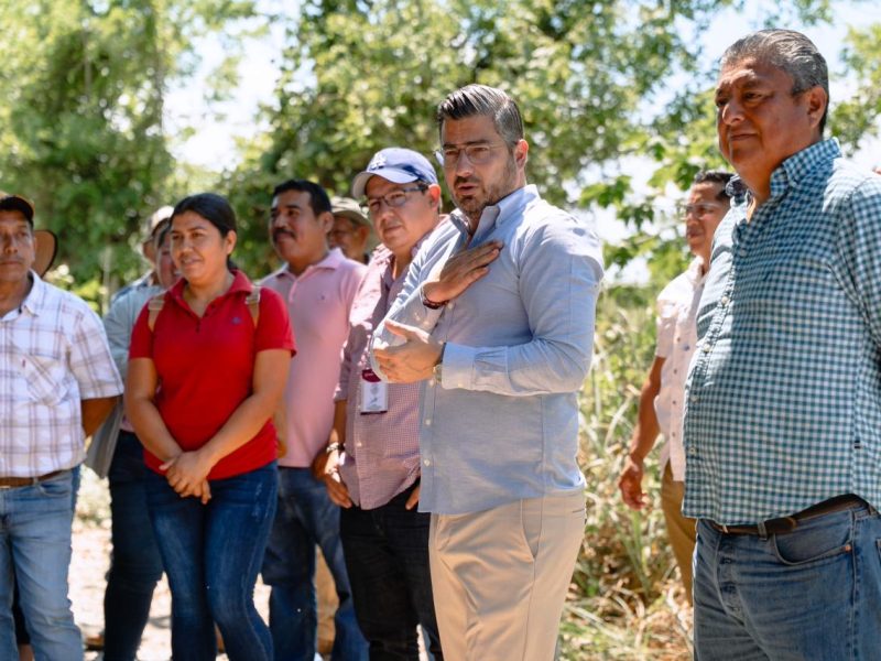 Daniel Cortina cumple un compromiso más con las comunidades