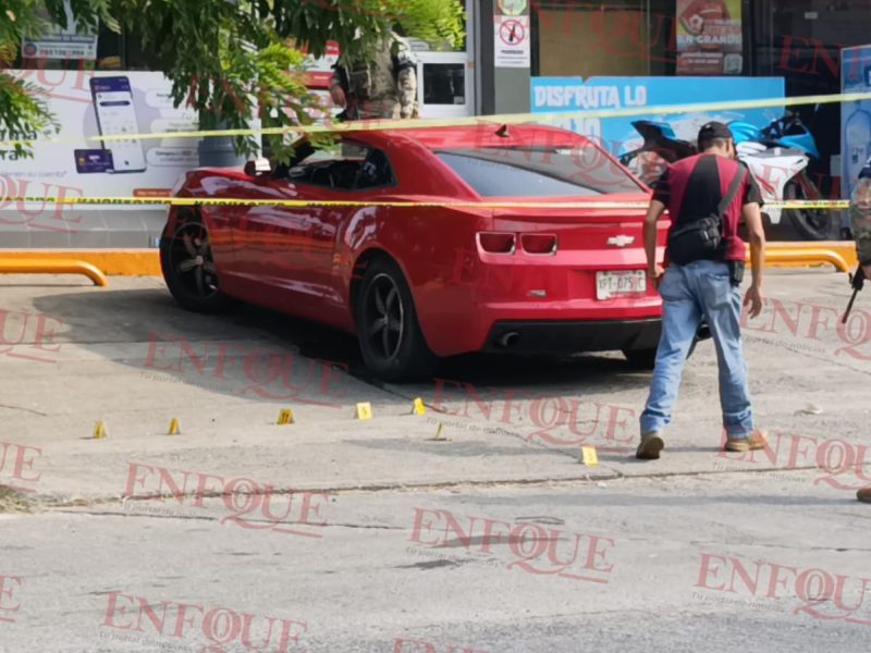 Ataque armado frente a tienda de conveniencia moviliza a corporaciones en Tuxpan