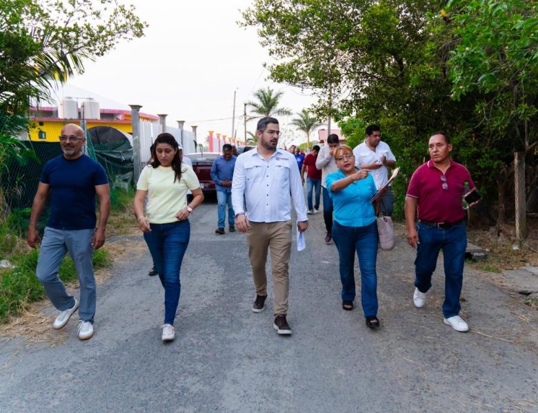Avanzan trabajos de iluminación en el parque de La Mata