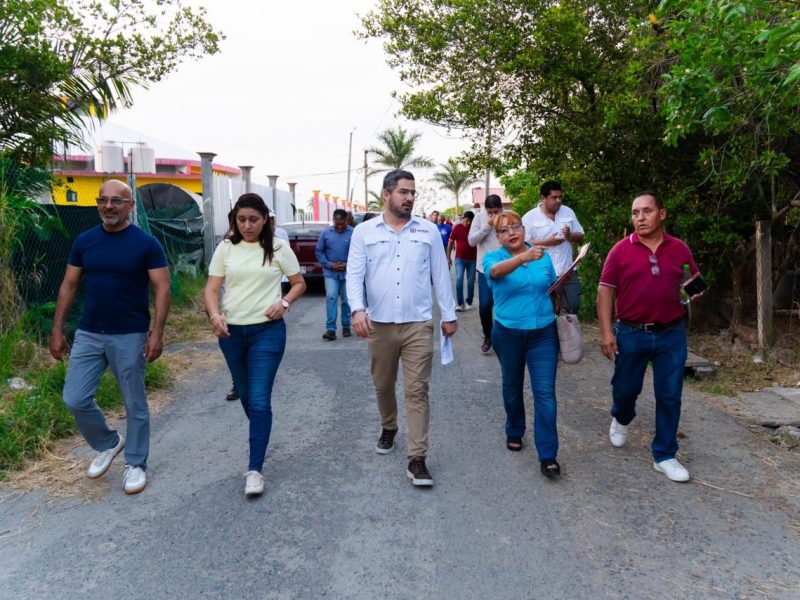 Avanzan trabajos de iluminación en el parque de La Mata