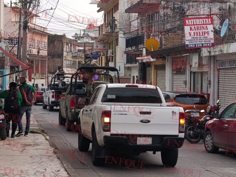 Fiscalía despliega diligencia en edificio del centro de Tuxpan