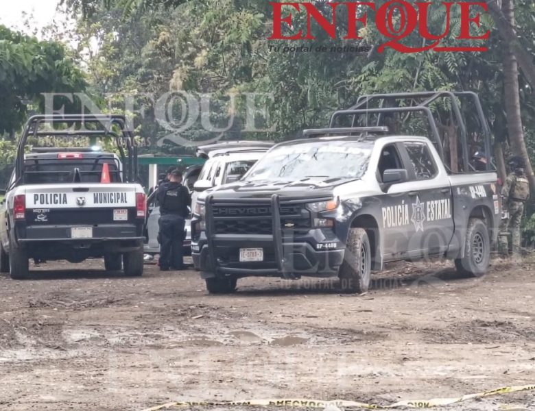 Hallan cuerpos desmembrados en carroza funeraria tras persecución