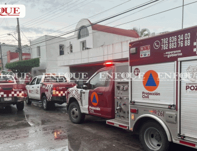 Flamazo y corto circuito movilizan a Protección Civil